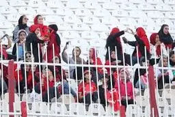 هوادار زن خیبر و پرسپولیس در کنار هم + ویدئو