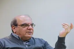 عباس عبدی: کمرنگ شدن اعتراضات به معنی از بین رفتن آن نیست