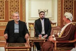آکسیوس: علی لاریجانی در عمان یک سند از وزیر خارجه عمان گرفت