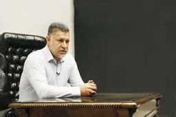 علی دایی مهاجرت نمی‌کند
