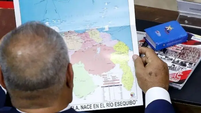 فرمان ترامپ برای بستن کامل آسمان ونزوئلا/ فشار آمریکا بر دولت مادورو به اوج رسید