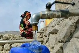  زابل تا پایان خرداد آب شرب دارد/ تغییر مسیر رودخانه در ردیف جنایت‌های جنگی است/اگر افغانستان پایش را بر روی گلوی هیرمند بگذارد، دولت ایران با یک مهاجرت ۴۰۰ هزارنفری روبرو می‌شود
