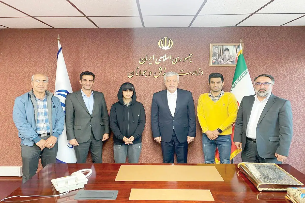  معمای سفر الناز رکابی به انگلیس
