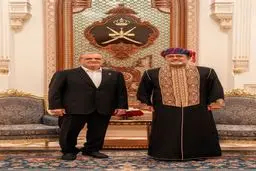 تبادل هدیه بین پزشکیان و سلطان عمان +عکس