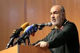 جمهوری اسلامی قدرت دریانوردی دارد و در هر دریایی بخواهد حرکت می‌کند/ هر شناور ما یک ایران است

