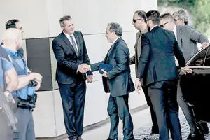 طمع تروئیکا