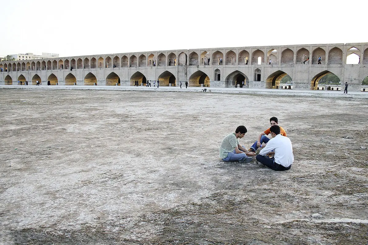 فراغت در حاشیه
