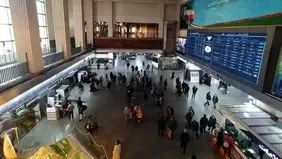 پایانه‌های مسافری و راه ‌آهن در حال انتقال مسافر هستند