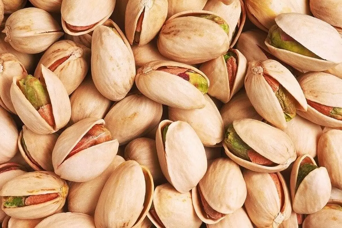 چرا به رغم کاهش صادرات، پسته ارزان نمی‌شود؟

