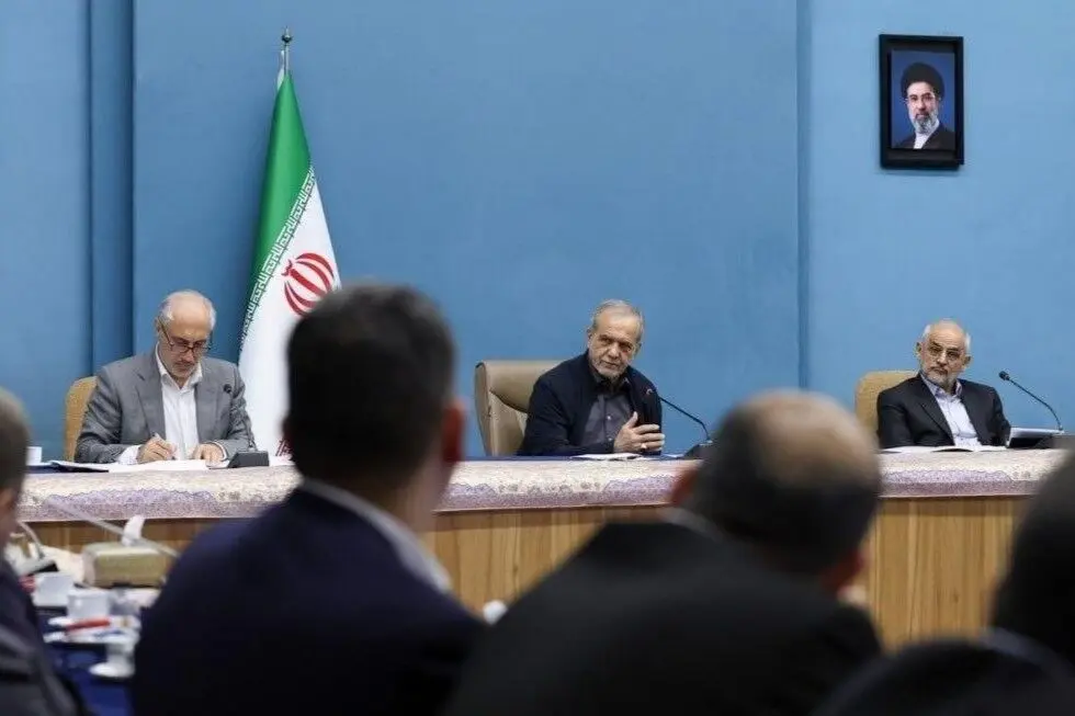 پزشکیان: موانع فعالیت کسب‌وکارها و تولیدکنندگان را برطرف می‌کنیم