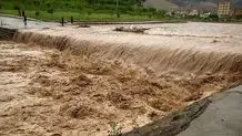 جاده چالوس به علت طغیان سیلاب مسدود است