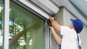 هزینه تعمیر کرکره برقی در سال ۱۴۰۴ چقدر شده است؟