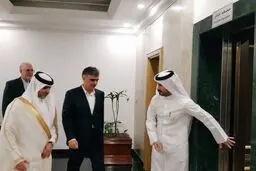 محافظ المرکزی الإیرانی یصل إلى قطر