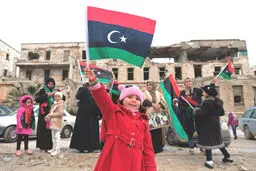 زمینی که از زیر یخ بیرون آمد