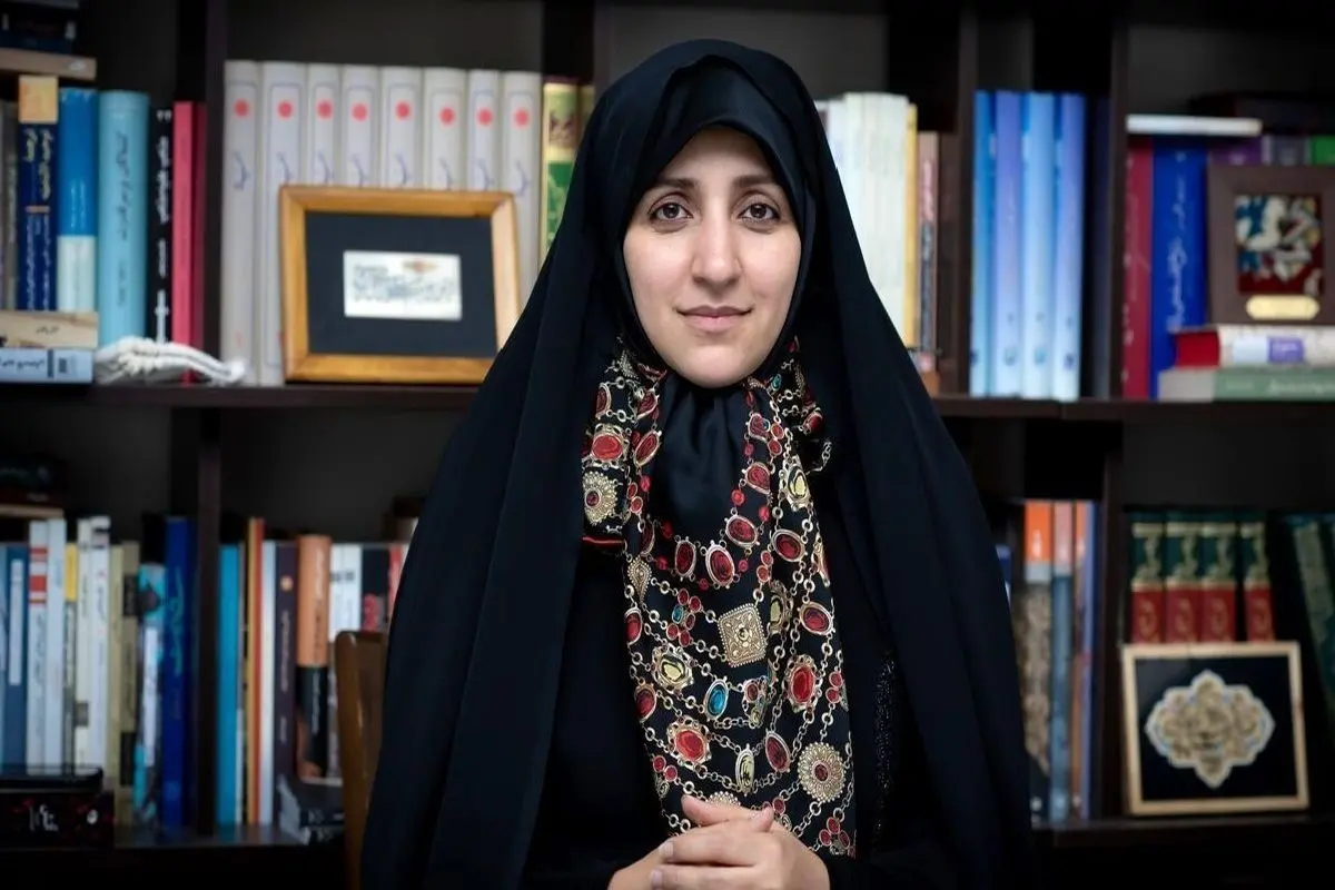 حمله کیهان به بهروزآذر به دلیل بازدید از زندان زنان بازداشت شده در اعتراضات دی ماه