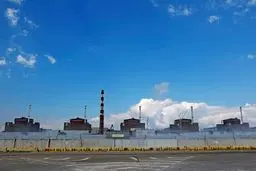 اوکراین: خاموشی در نیروگاه احتمال فاجعه هسته‌ای را افزایش می‌دهد