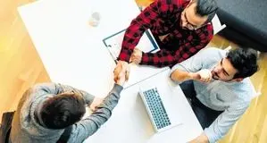 مصاحبه استخدامی دانشگاه علوم پزشکی قزوین بدون تعطیلی برگزار می شود