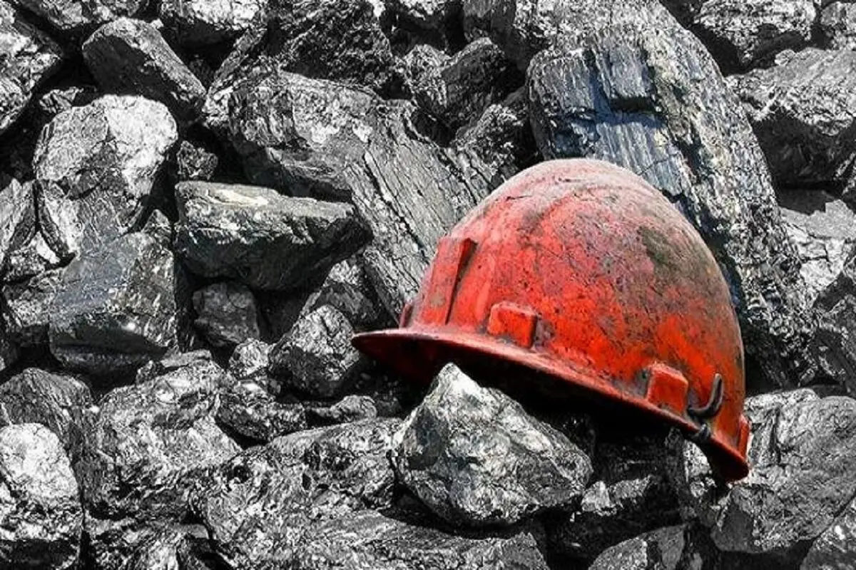حادثه در معدن قلعه‌زری خوسف / یک کارگر جان باخت