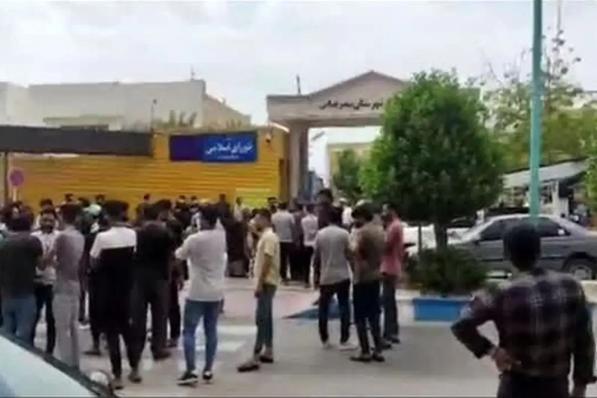 ماجرای تجمع اعتراضی مردم مقابل فرمانداری و تیراندازی در بندرعباس چه بود؟