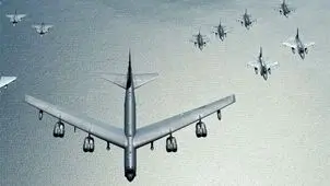 پرواز جنگنده‌های آمریکایی بر فراز سمت شرقی ناتو