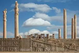 کارزار مردمی هشدار درباره خطر خروج تخت جمشید از فهرست میراث جهانی بیش از ۹ هزار امضا گرفت