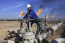 إیران مستعدة لنقل تجاربها الى العراق في مجال صناعة النفط 