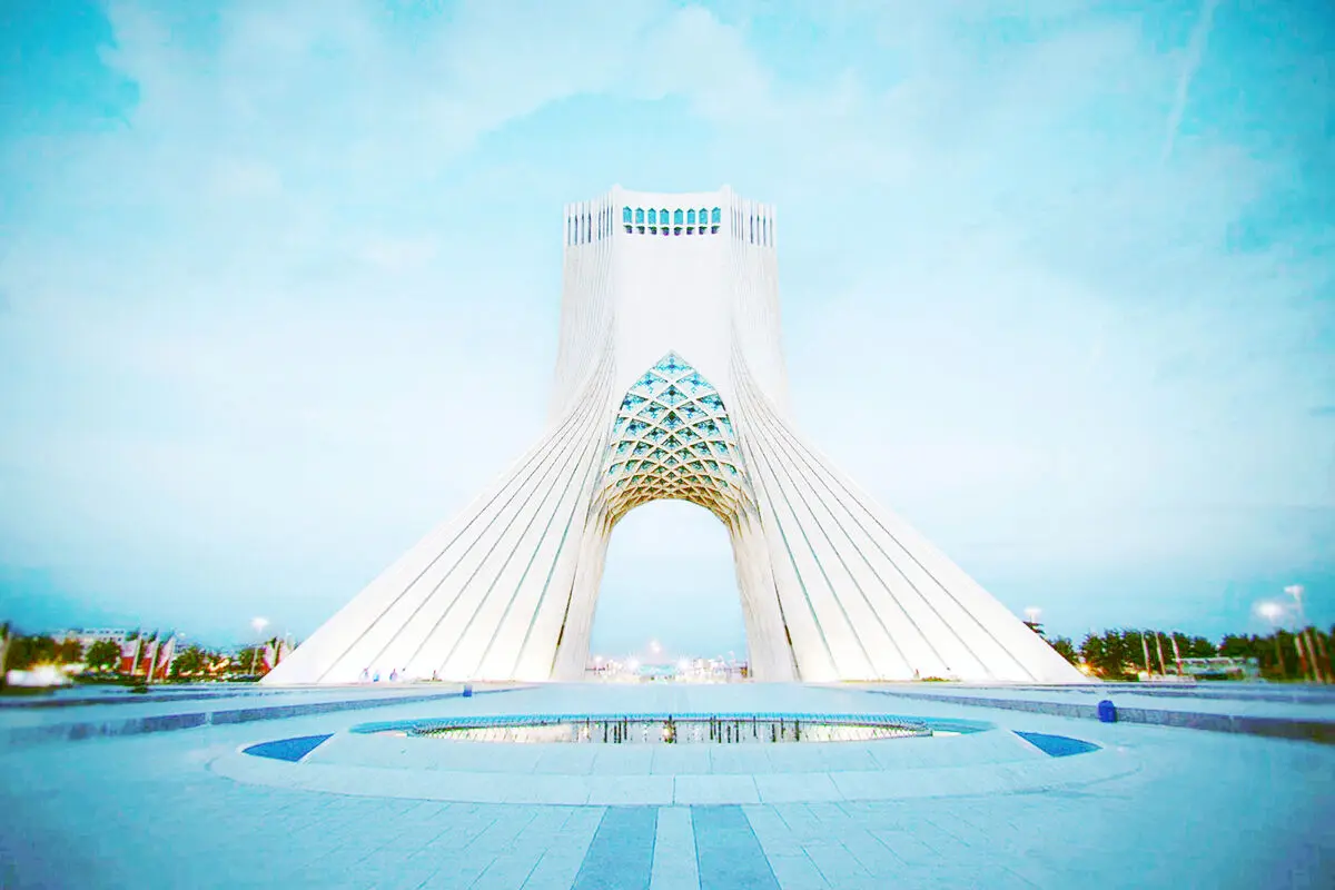 آزادی، میدان بی‌صدا