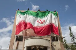 جلوی آوارهای دانشگاه شهیدبهشتی کلاس تشکیل شد + عکس
