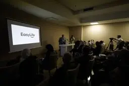 گفتگو با دکتر فرزین- کنگره اوروانکولوژی- شهریور 1402- برند ایزی لایف
