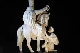 تماشای دوباره‌ ایران در چهره‌ شاپور
