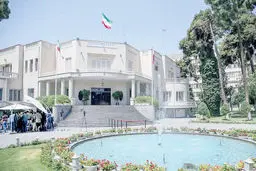 ما  با  انباشت مقررات بدون اجرا  و  اجماع
مواجه هستیم
