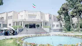 ما  با  انباشت مقررات بدون اجرا  و  اجماع
مواجه هستیم

