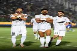 پایان نیمه اول بازی استقلال و ذوب آهن/ ذوب آهن برای برد آمده است