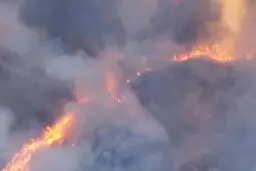 آتش‌سوزی ۴۰۵ هکتاری در کالیفرنیا؛ دستور تخلیه صادر شد
