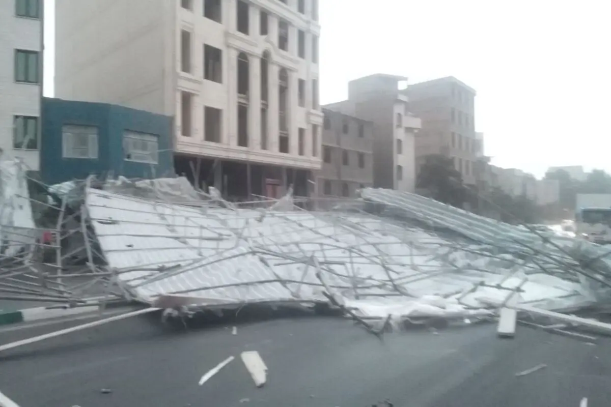سقوط داربست در لنگرود/ ۱۶ نفر مصدوم شدند
