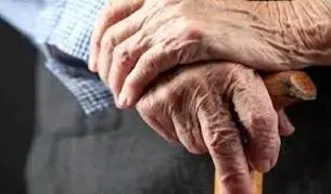 مدرسه‌ها  پاتوق سالمندان می‌شود

