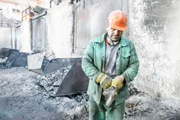 دیوار کوتاه دستمزد کارگران
