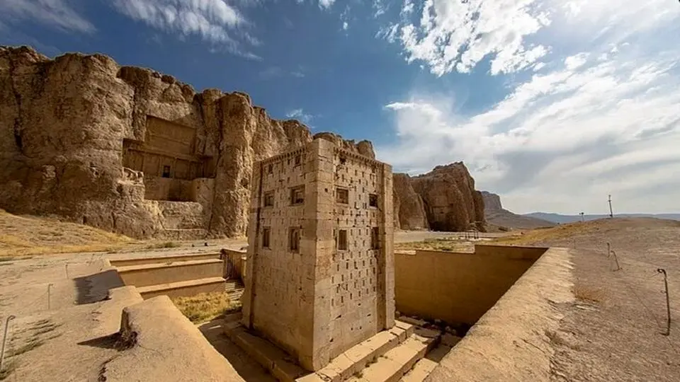 کشف کتیبه ای جالب توجه در حوالی تخت جمشید