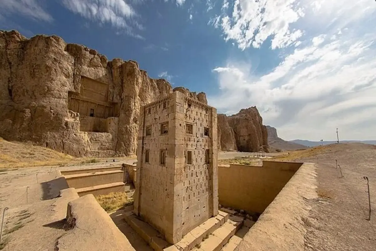 کشف کتیبه ای جالب توجه در حوالی تخت جمشید