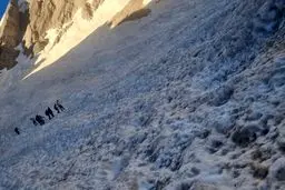 نجات ۱۱ کوهنورد تبریزی در اشترانکوه ازنا