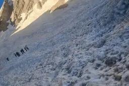 نجات ۱۱ کوهنورد تبریزی در اشترانکوه ازنا