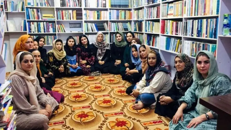 طالبان «کتابخانه زن» را تعطیل کرد