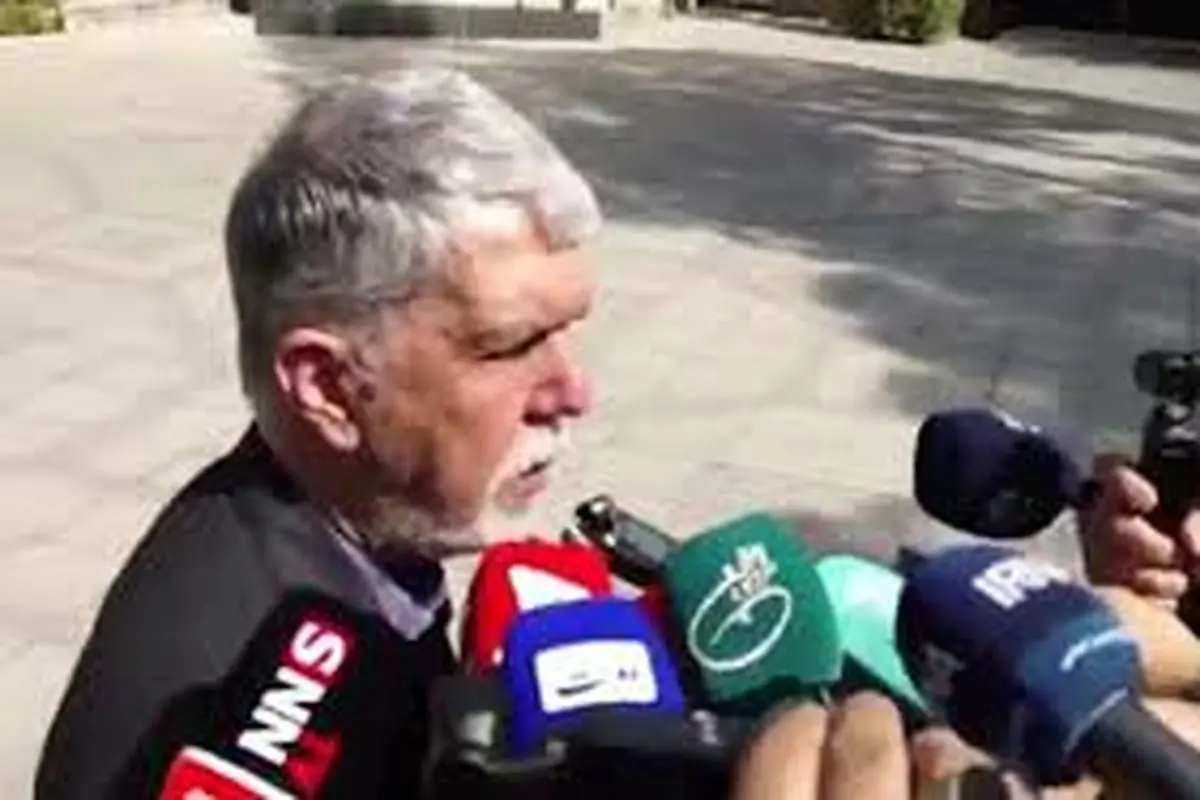 عباس صالحی: مشکلات تأمین کاغذ نشریات‌ به‌زودی رفع می‌شود
