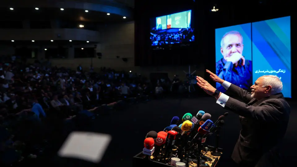 اولین پیام ظریف بعد از پیروزی «مسعود پزشکیان» در انتخابات ریاست جمهوری/ عکس