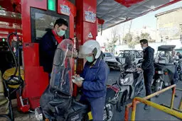 به دلیل اختلال بانکی با پول نقد به پمپ بنزین مراجعه کنید