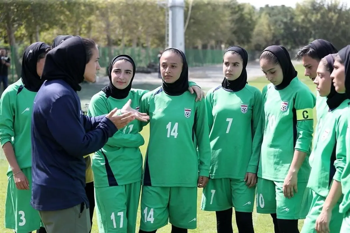 جریمه بازیکن  فوتبال زنان  ایران به دلیل ضربه زدن به رختکن 

