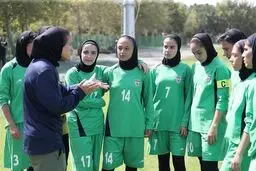 جریمه بازیکن  فوتبال زنان  ایران به دلیل ضربه زدن به رختکن 

