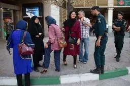 انتقاد مهاجری از بازگشت گشت ارشاد و طرح حجاب/ اول تکلیف واعظ توهین‌کننده به پیامبر و قضیه باغ ازگل را روشن کنید