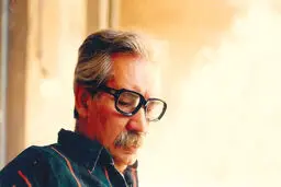 واقع‌گرایی
 احمد محمود