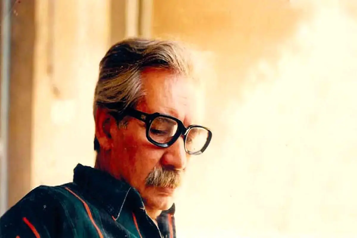 واقع‌گرایی
 احمد محمود